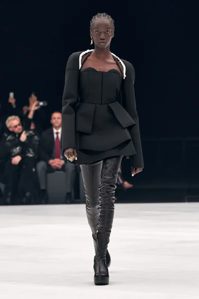 Look 5